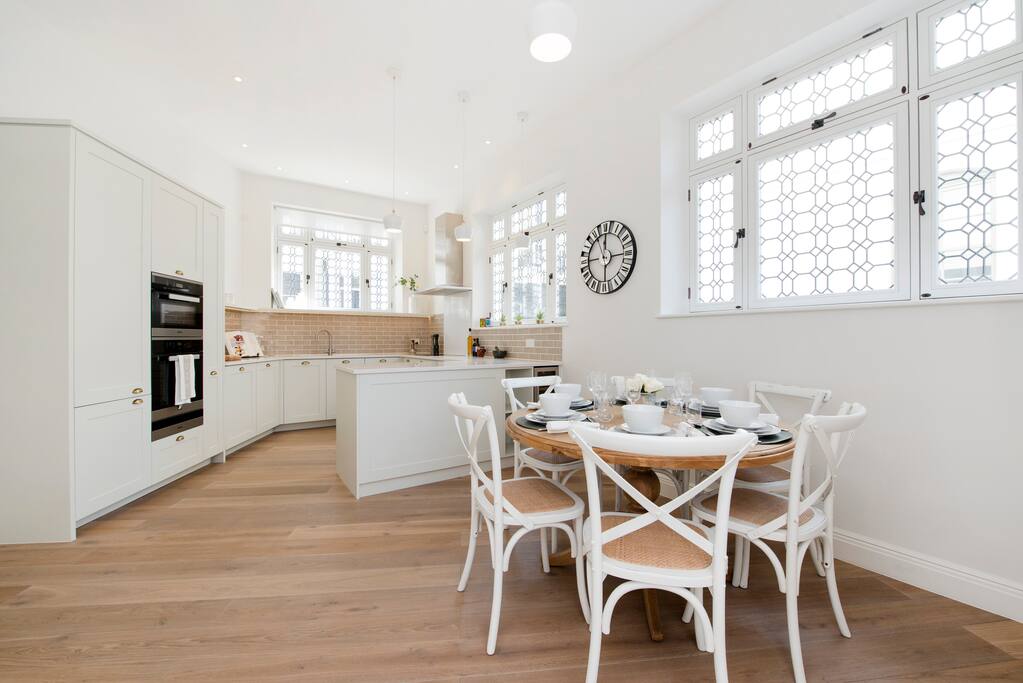 Kitchen/ Dining area