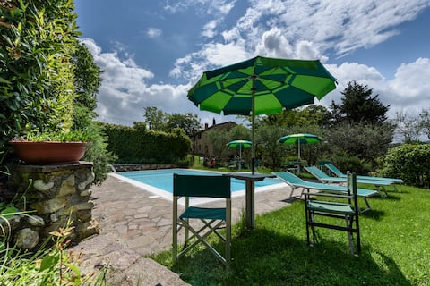 Top Airbnb: Rondini apartment with pool in farmhouse a Casole D'elsa