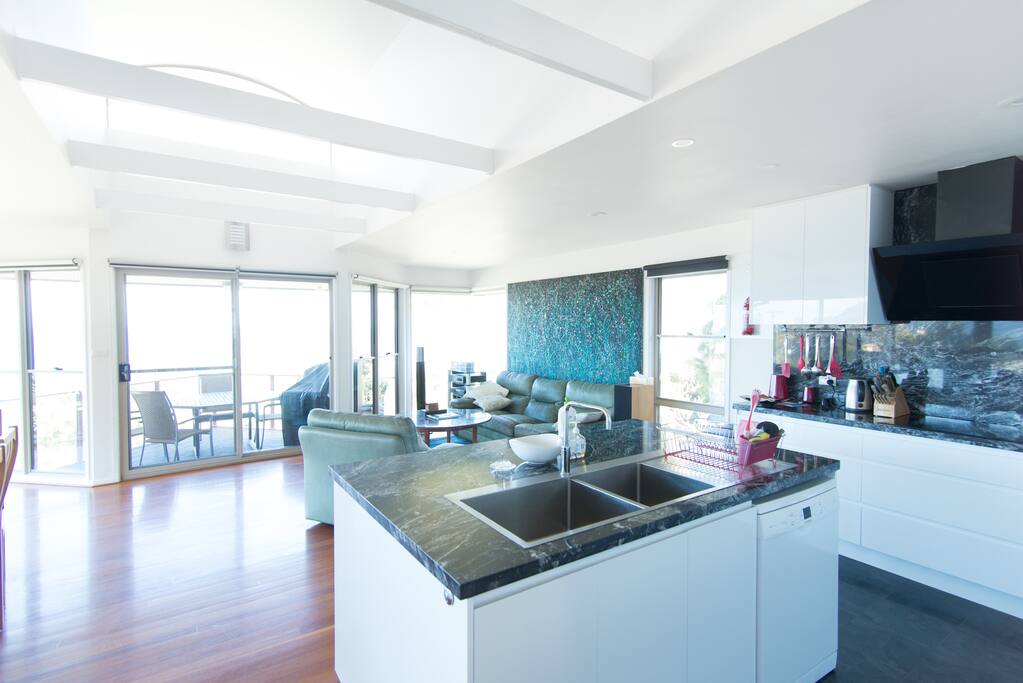 Kitchen/living