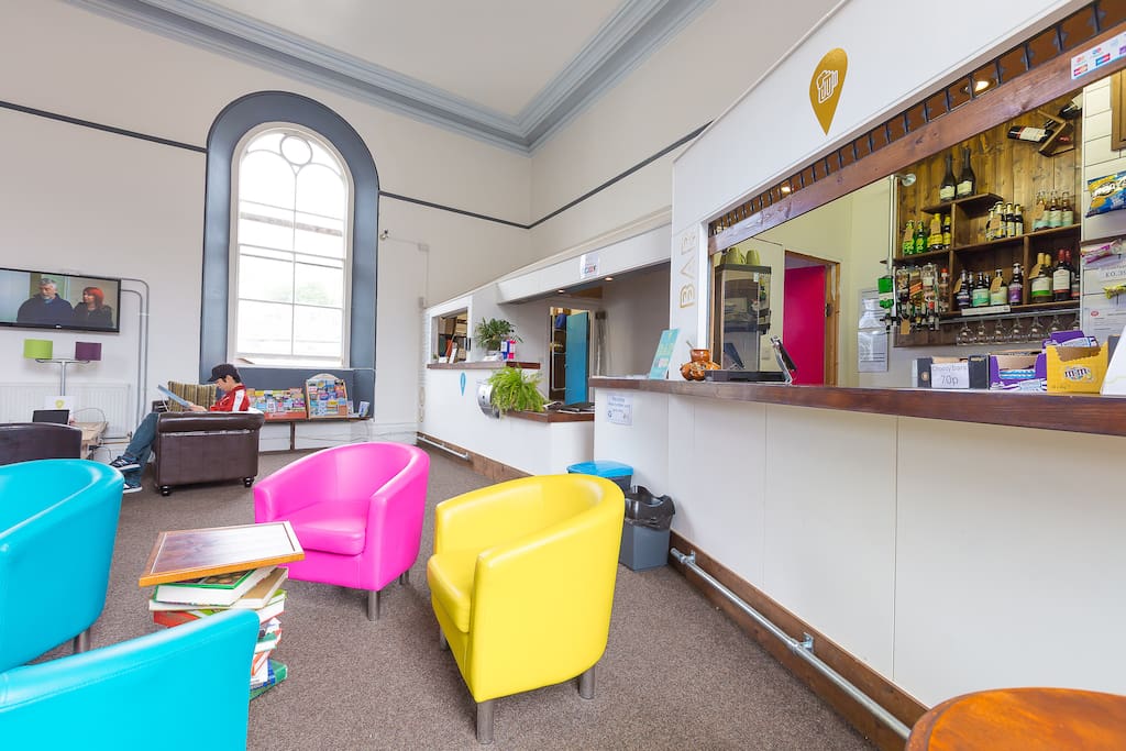 Bar & reception