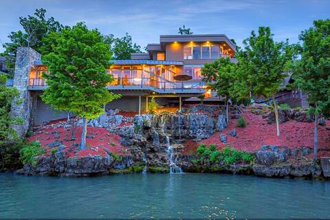 *SALE* - Glass Mansion - Huge Views - Sleeps 30+