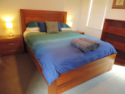 Successful Airbnb property: Apollo Bay Coastal Retreat in Apollo Bay