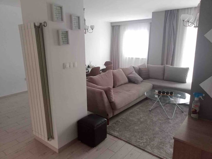 Superbe Appartement Avec Parking Gratuit Sur Place - Tizi Ouzou