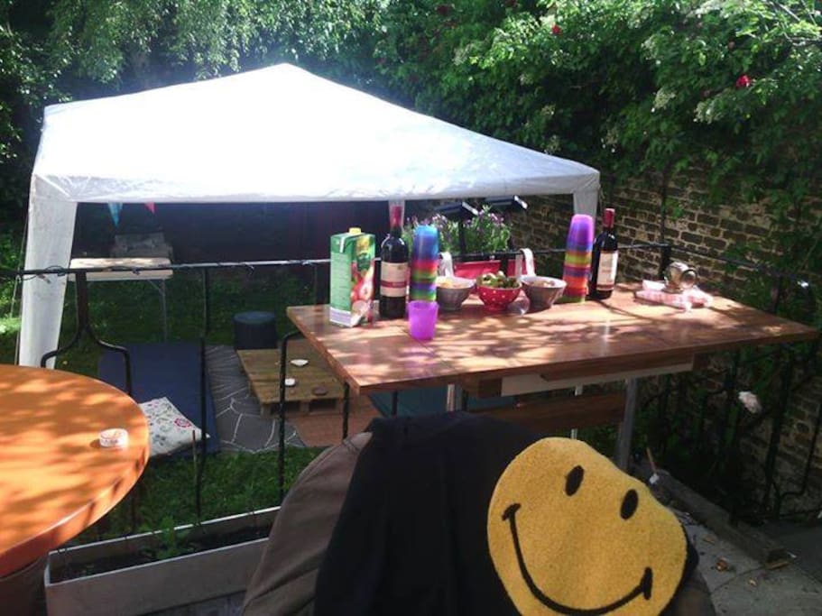 Sometimes : garden party with mates !