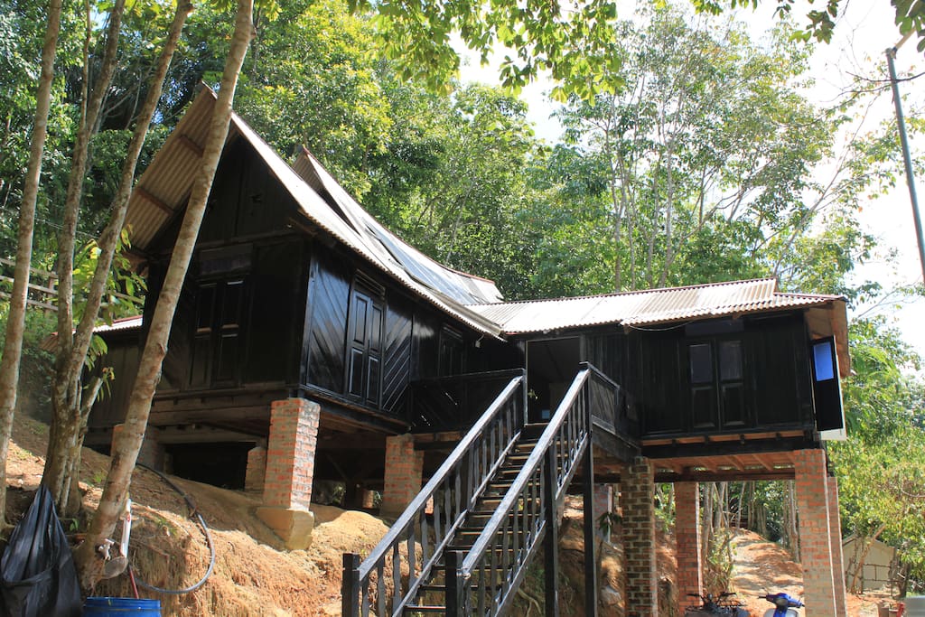 Seri Menanti - 2 Bedrooms, 1 Bathroom