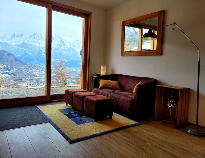Superb view of Mont Blanc. Apartment in residence