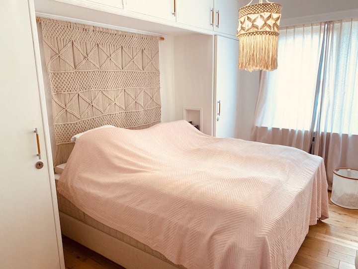 卧室1 ，床180厘米