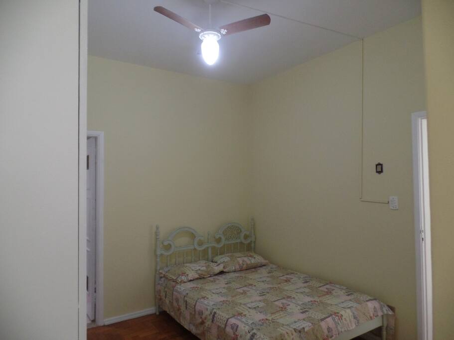 2º quarto: cama de casal