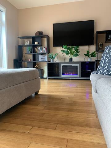 Private Penthouse, Stunning Rooftop Views! gallery image 4