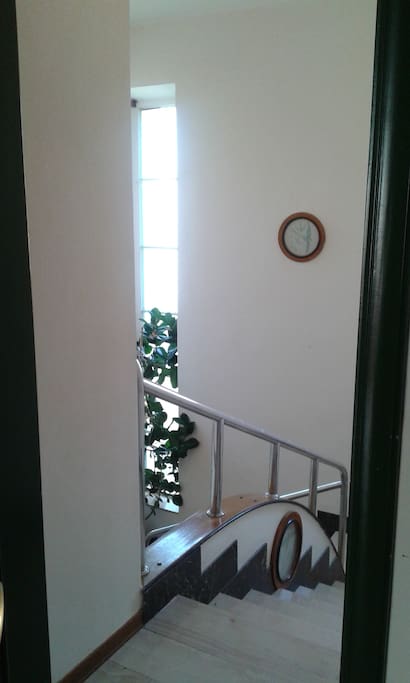 INGRESSO AL PIANO PRIMO