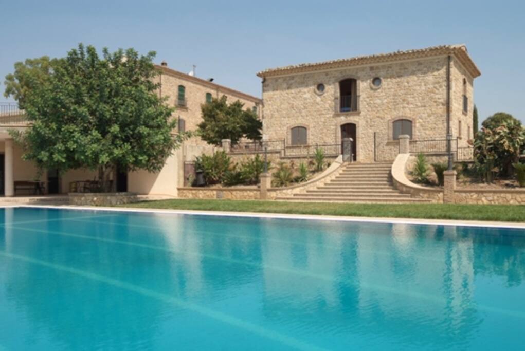 Piscina aperta da Maggio a Settembre