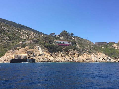 Sea villa overlooking Giannutri