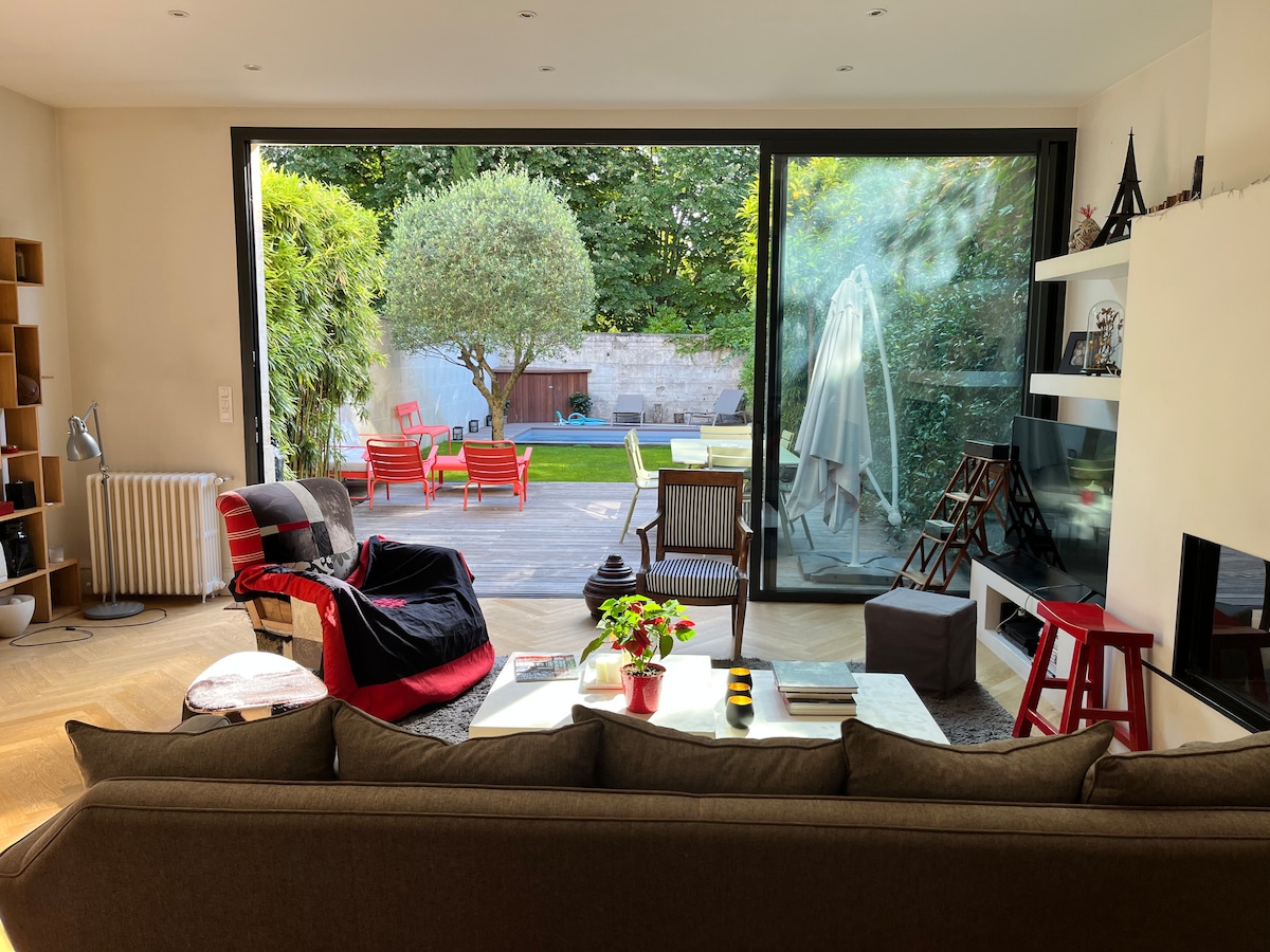 Popular Airbnb listing: Beautiful cozy home, pool, garden, fireplace. in Bordeaux