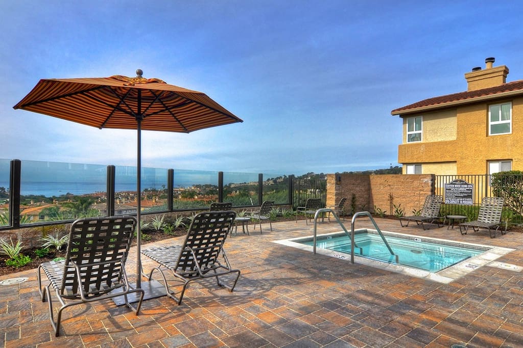 Ocean view spa and spacious patio area at Monarch Hills
