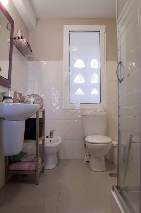 Baño principal con ducha.