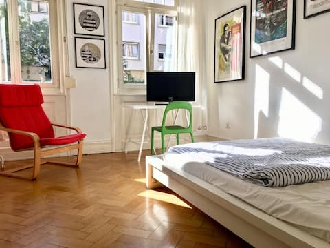 Zimmer, 14qm in Altbauwohnung, Heusteigviertel