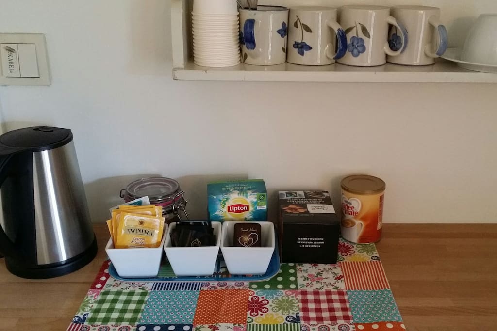 Coffee and tea 24/7