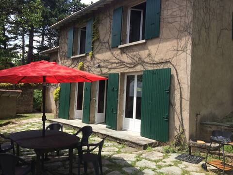 Family house in a unique setting near Lyon