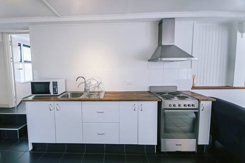 1 Bedroom Apartment / Cairns Central