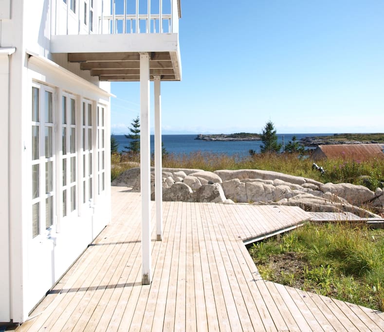 Villa - view outside (east) summer time