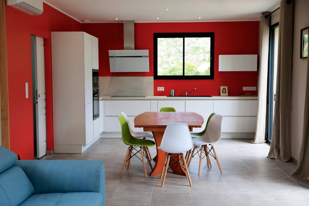 vue sur cuisine et salon