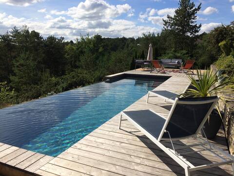 Beautiful Périgourdine house with private pool