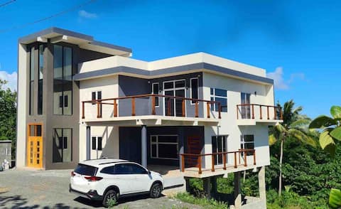 Sky Luxury Villa with Sky Pool & Scenic Ocean View