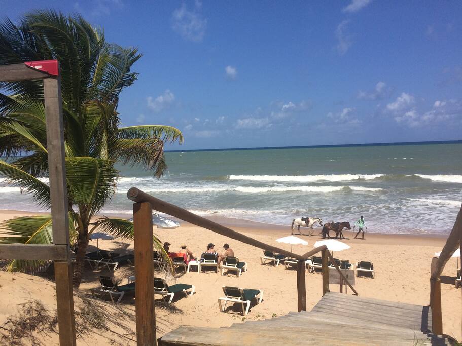 ESTRUTURA DE PRAIA PRIVATIVO DO CONDOMÍNIO
