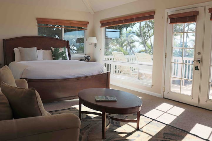 Ocean View Jacuzzi suite - 5min walk to Beach