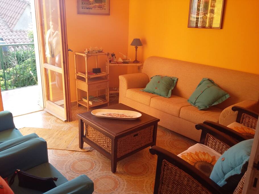 salotto con balcone
