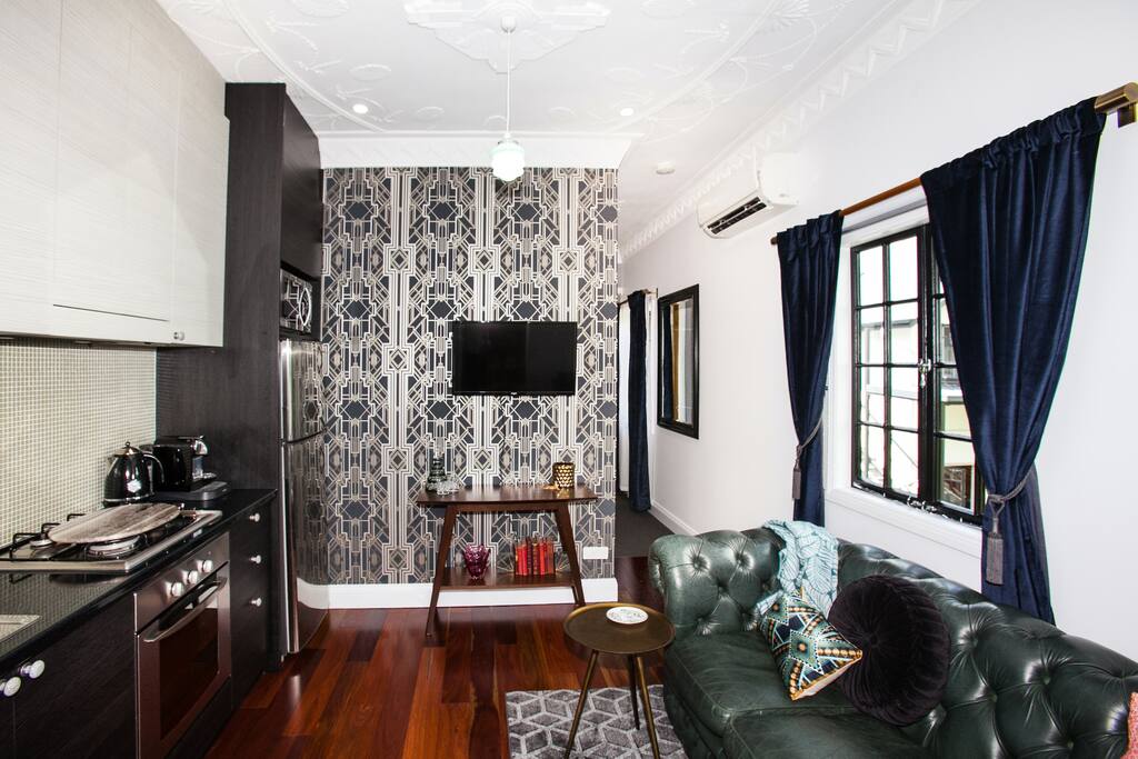 Wall mounted TV with DVD inbuilt