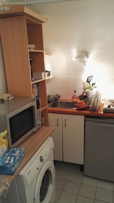 Petite cuisine, micro-ondes/four, lave-linge