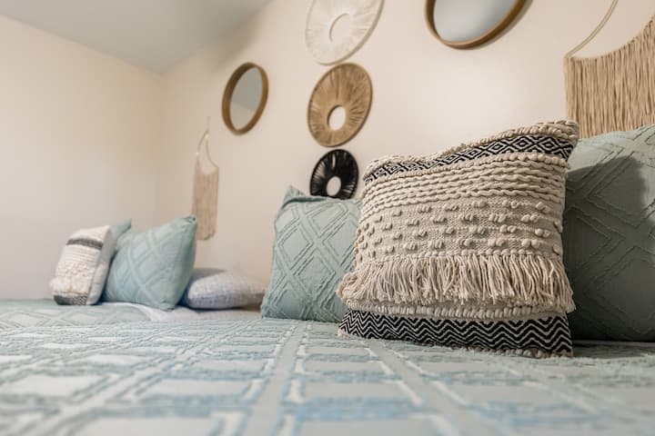 Spavaća soba br. 2 . 2 bračna kreveta (1,6x2