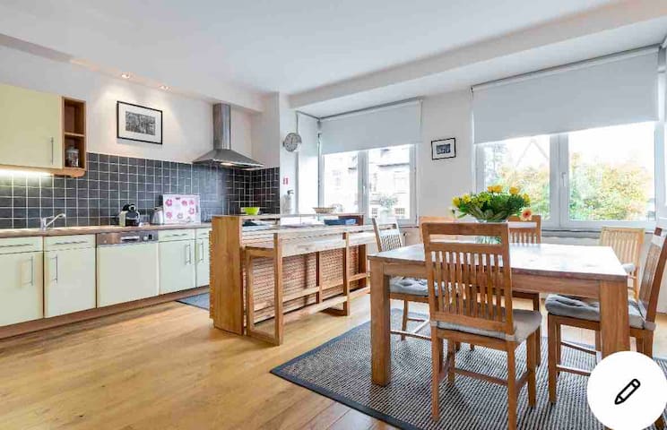 ! Amazing Fantastic Full House