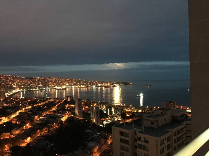 Apartment with a panoramic view of Valparaiso Apartments for Rent in