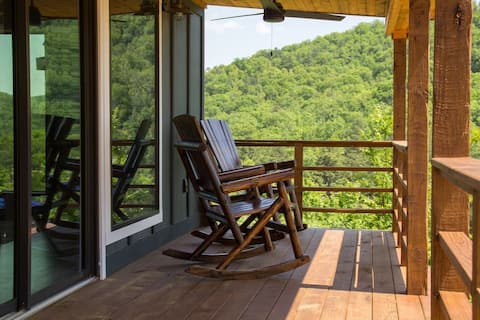 Mountain Cabin With Views of Sardis Lake
