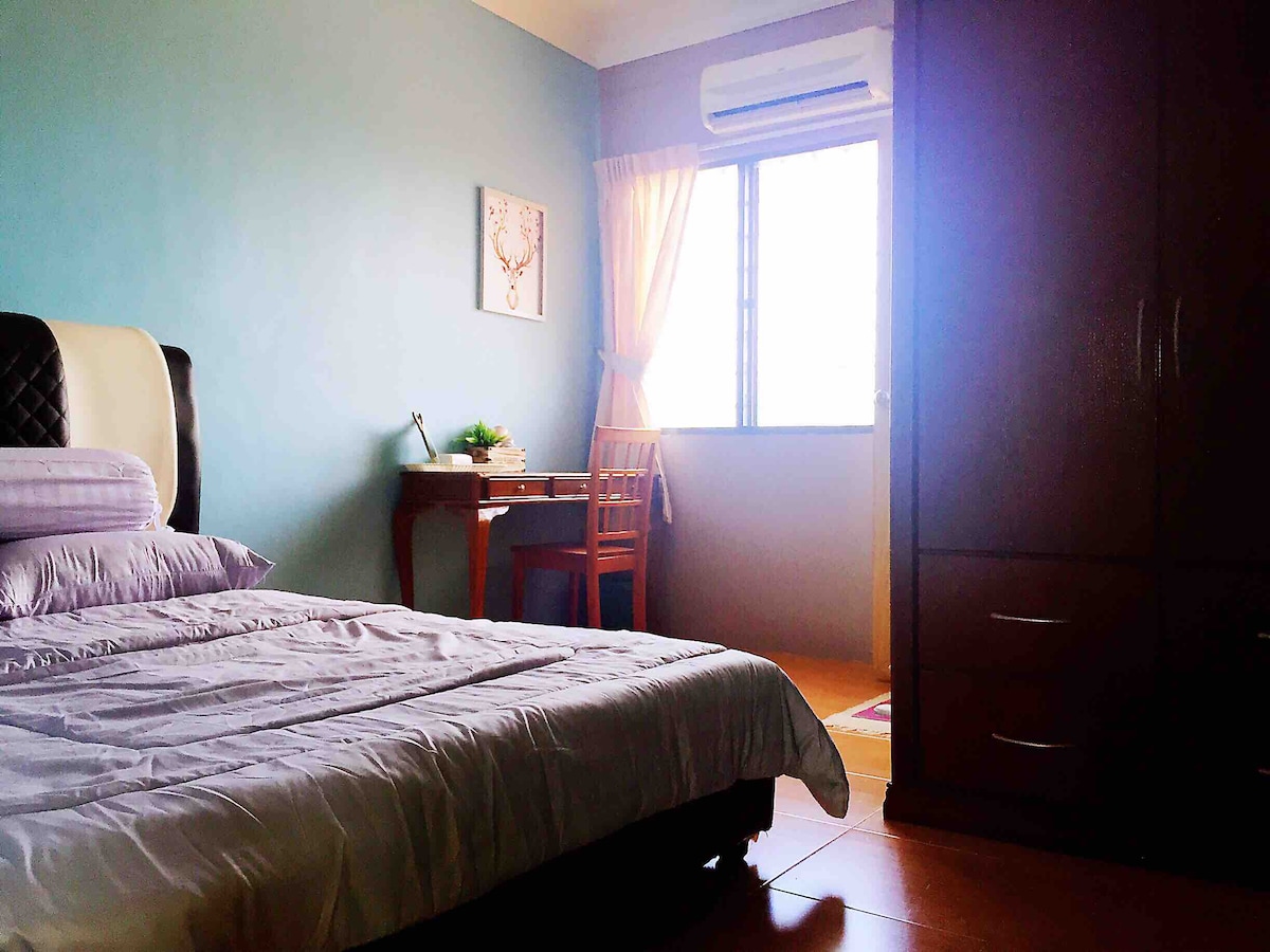 独栋内大床房（1.5m*1.8m）
图一