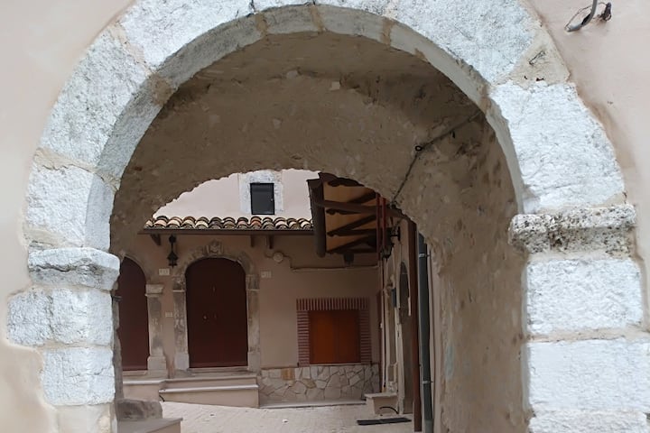 Incantevole Appartamento Nell'antico Borgo. - Ovindoli