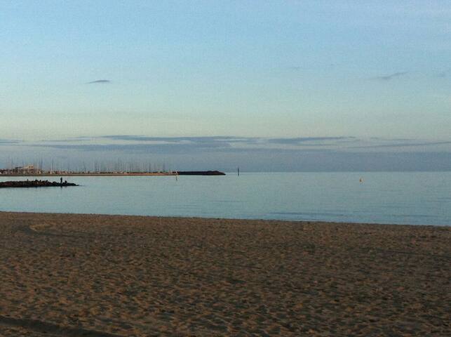 Hampton Beach for three bedrooms available 1 or 2 gallery image 2