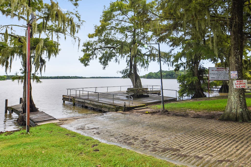 Waterfront Apartment 2 Apartments for Rent in Lake Arthur, Louisiana