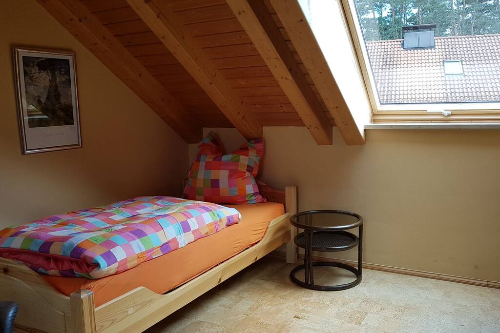 Schlafzimmer Bett 2