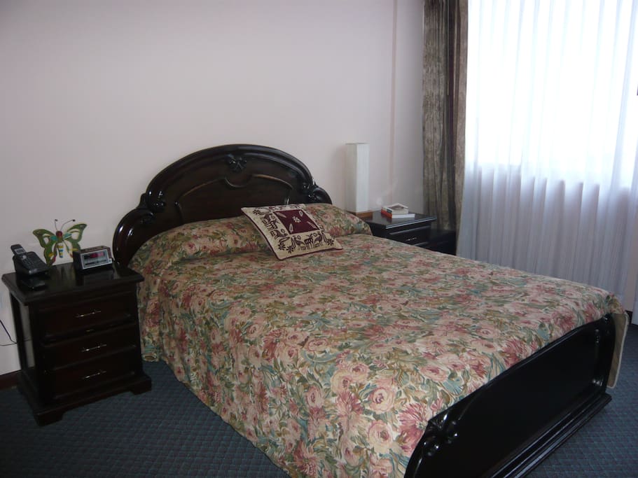 This is the guest room.