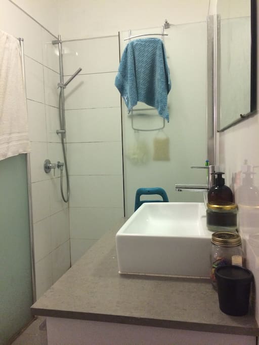 Large walk in shower (perfect for after the beach :) )