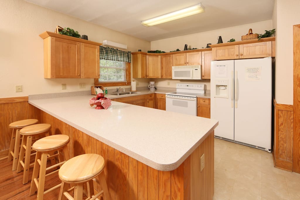 Poplar Point Condo Unit 12F-Kitchen