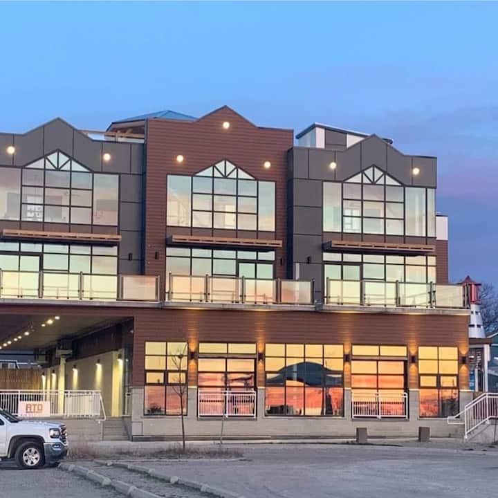 Grand Bend Luxury condo on the beach.