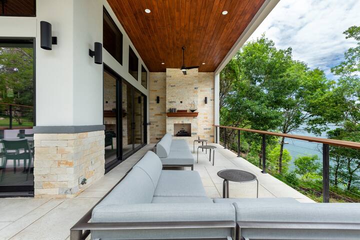 Lake Travis Waterfront Retreat With Dock gallery image 4