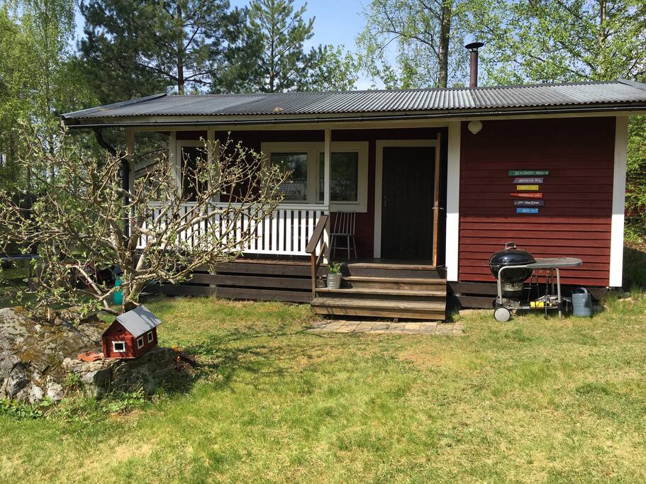 Nyrenoverat Gästhus med vedeldad bastu