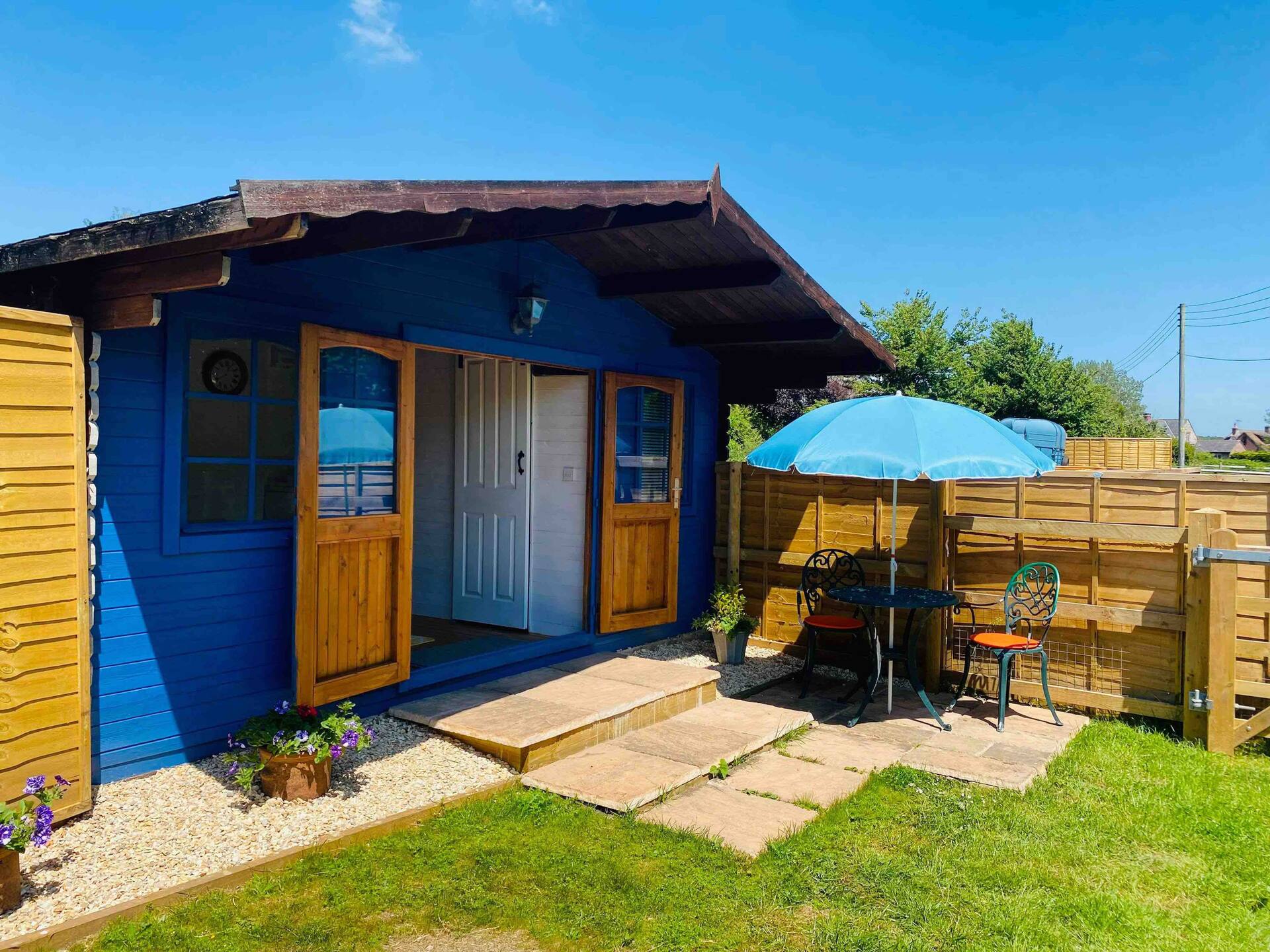 Little Nook in the Paddock-small wooden house for2
