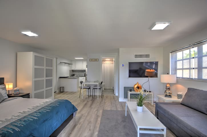 Modern Private Studio Near Beach