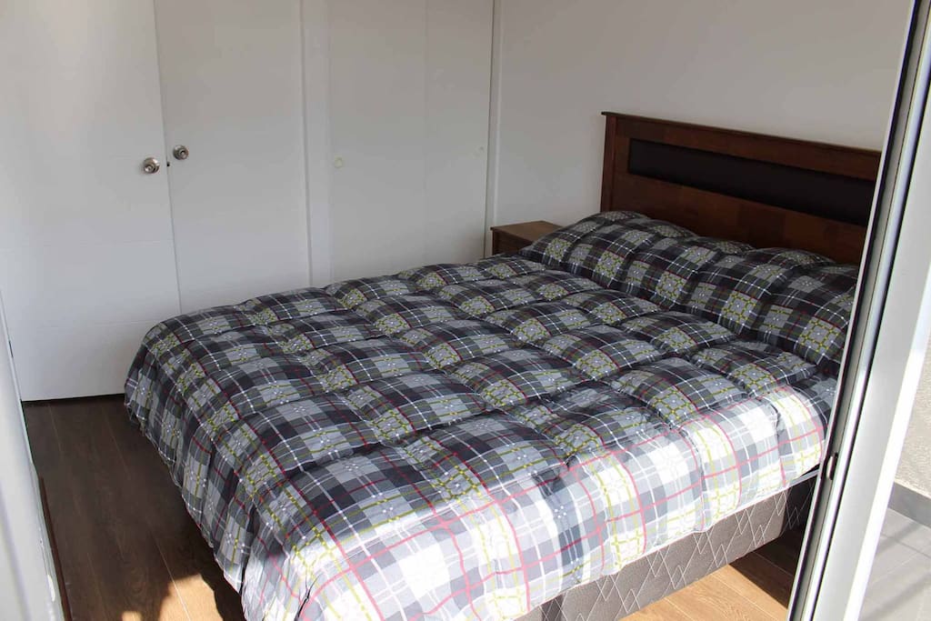 bedroom: double bed and closet